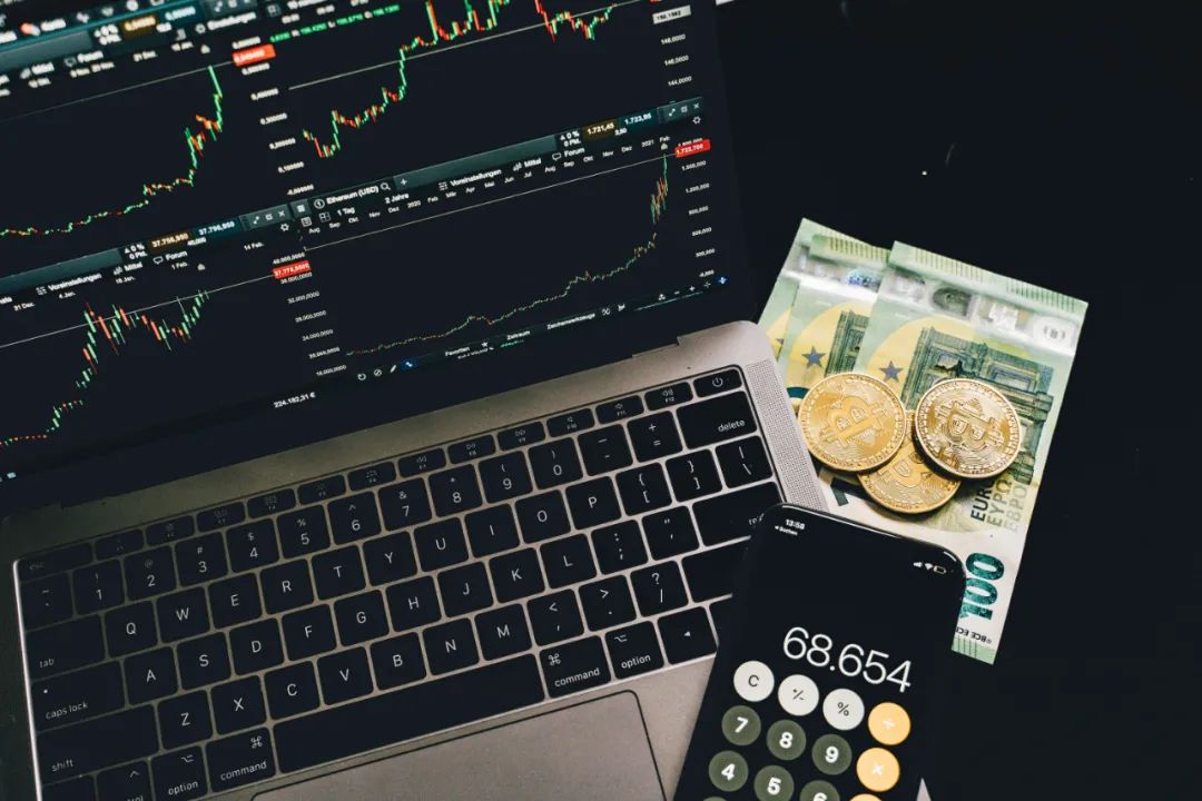 电脑端炒币软件解析：核心优势与主流平台全评测