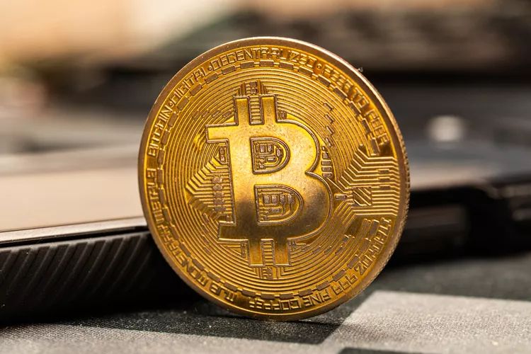 比特币价格飙升至9.5万美元，恐惧与贪婪指数进入中性区域