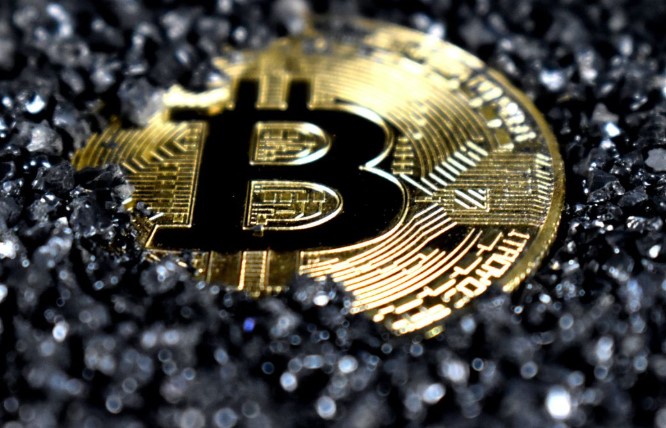 比特币矿企Cipher Digital狂卖1619枚BTC，血亏4700万美元！押注AI资料中心转型